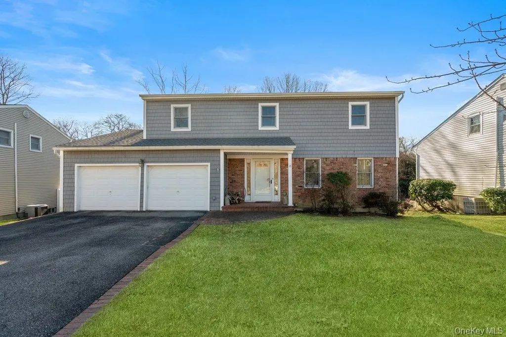 18 Barry Lane Syosset NY 11791