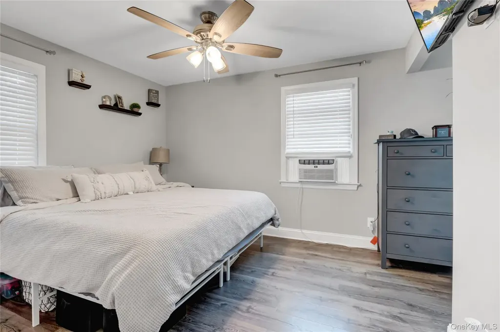 9 3rd Street West Islip NY 11795