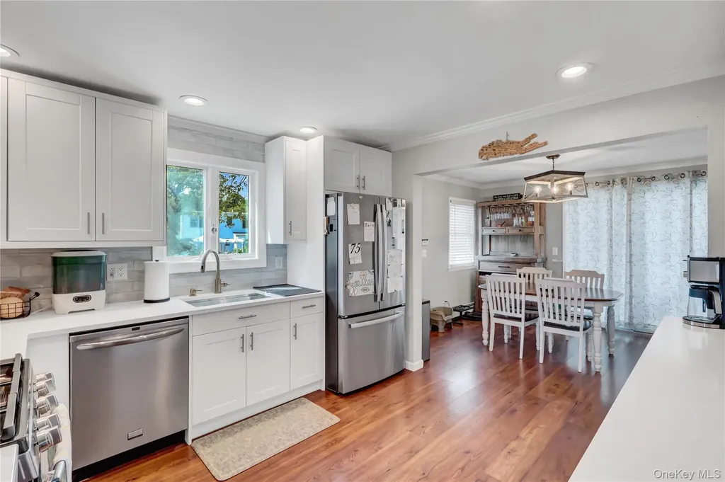 9 3rd Street West Islip NY 11795