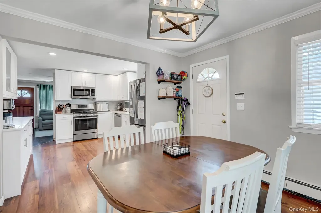 9 3rd Street West Islip NY 11795