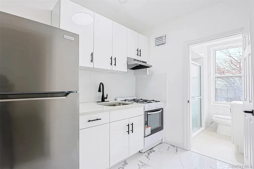 918 E 165th Street Bronx NY 10459