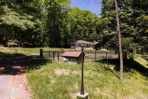 25 State Route 55 Barryville NY 12719