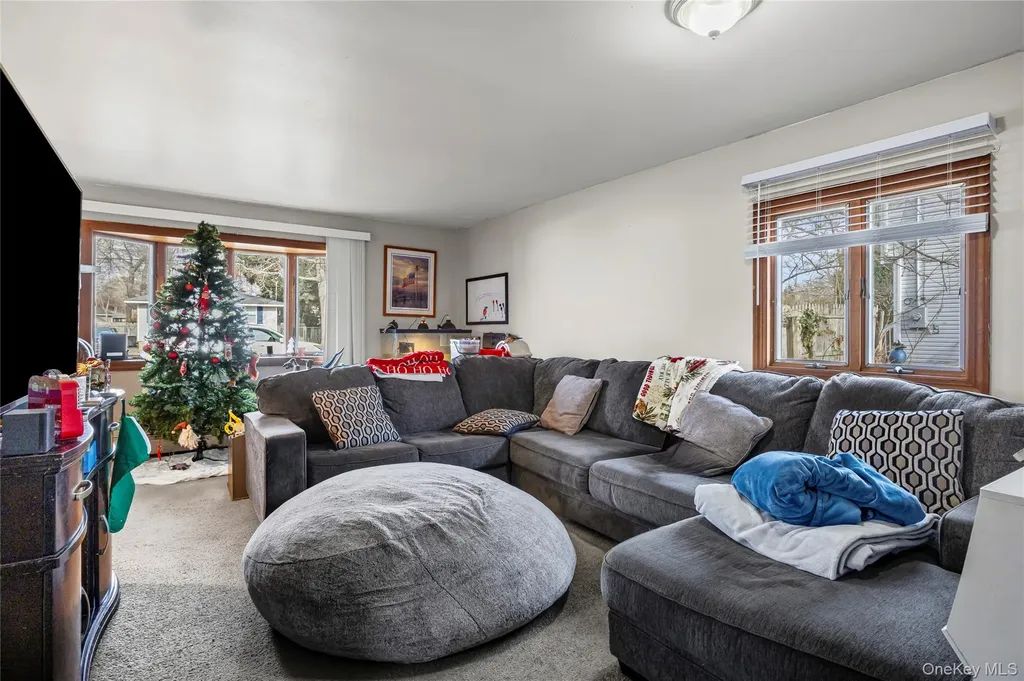 40 Fairview Drive Shirley NY 11967