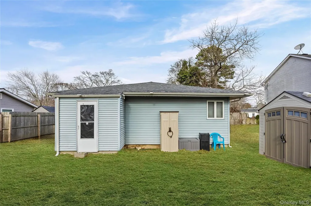 40 Fairview Drive Shirley NY 11967