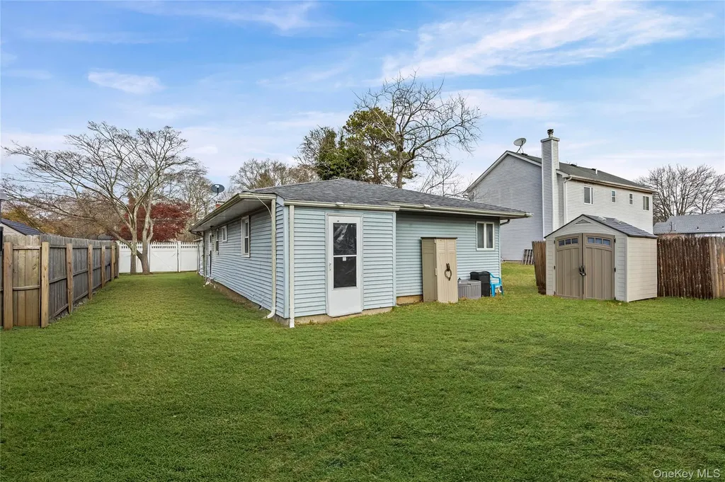 40 Fairview Drive Shirley NY 11967