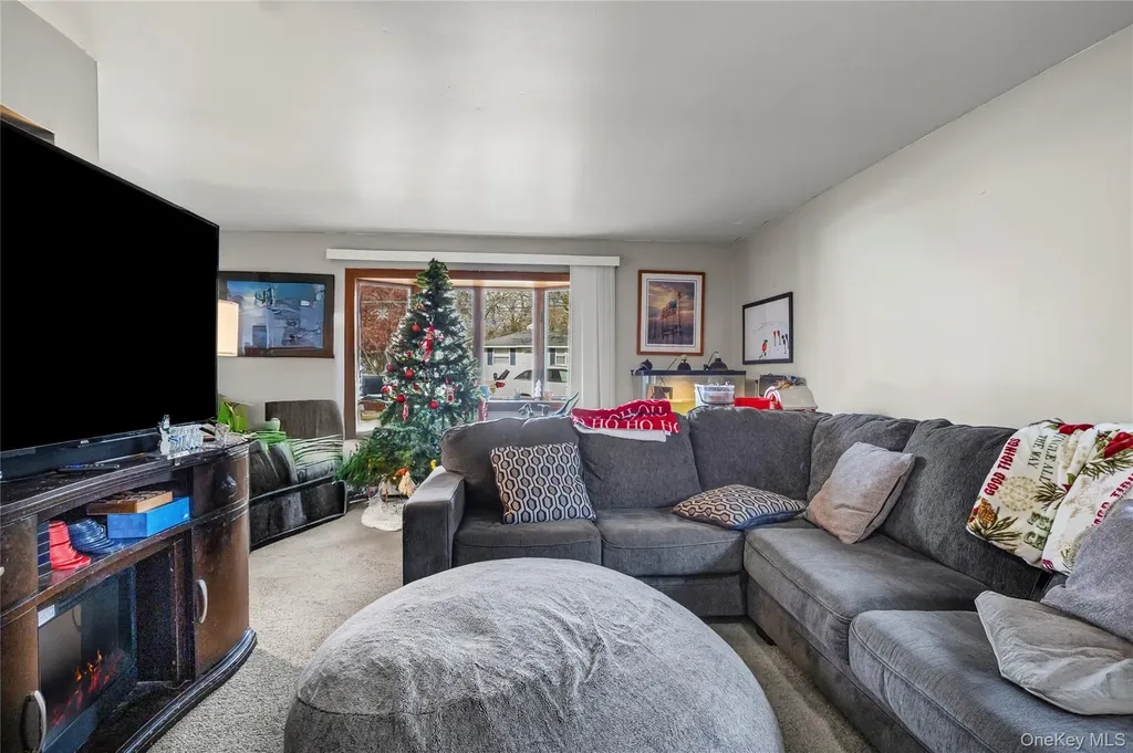 40 Fairview Drive Shirley NY 11967