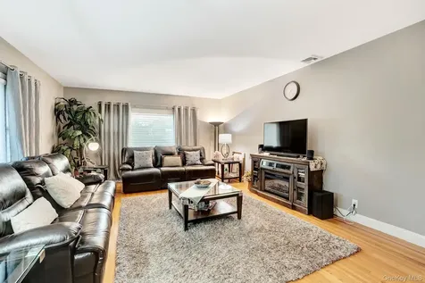 757 Bixby Drive Baldwin NY 11510