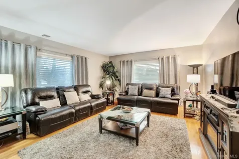 757 Bixby Drive Baldwin NY 11510