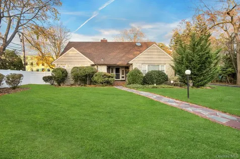 757 Bixby Drive Baldwin NY 11510