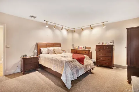 757 Bixby Drive Baldwin NY 11510