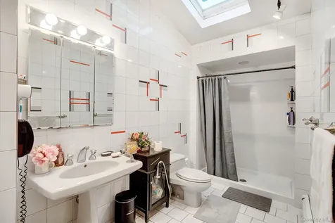 757 Bixby Drive Baldwin NY 11510