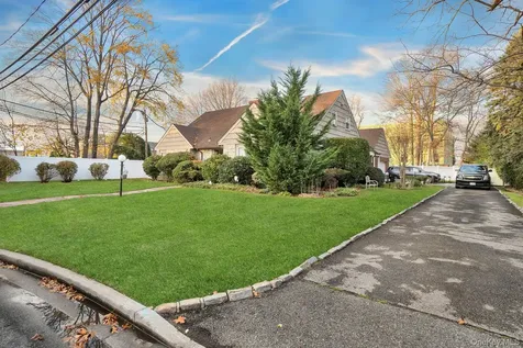 757 Bixby Drive Baldwin NY 11510