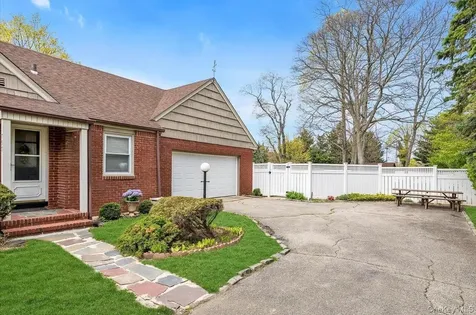 757 Bixby Drive Baldwin NY 11510