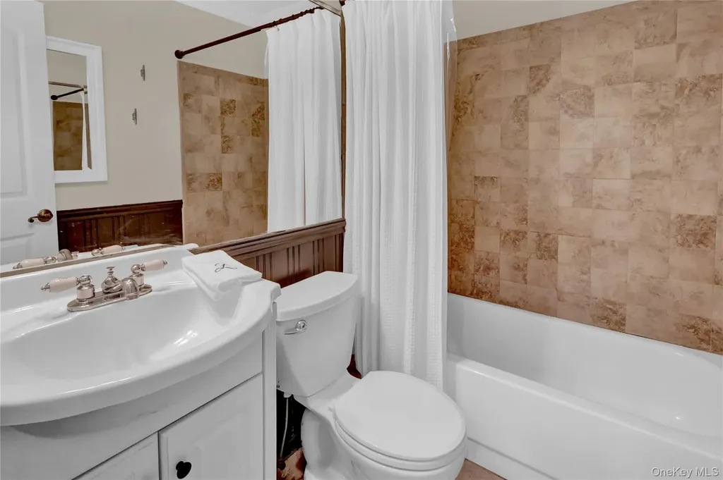 210 Fairharbor Drive Patchogue NY 11772
