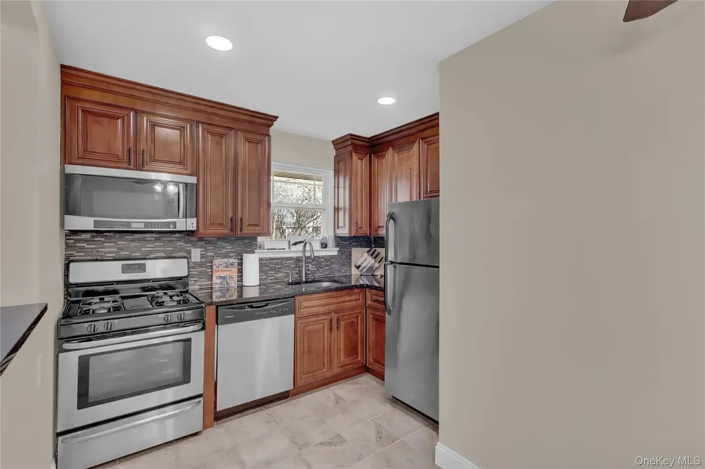 210 Fairharbor Drive Patchogue NY 11772