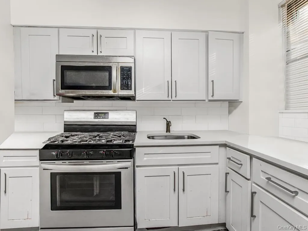 829 Adee Avenue Bronx NY 10467