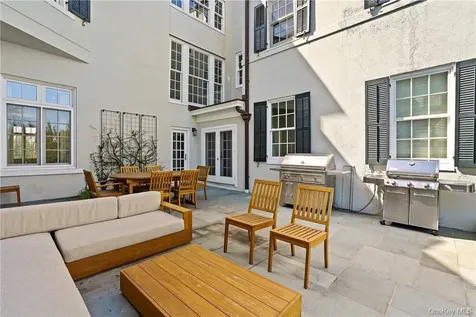 99 Mamaroneck Road Scarsdale NY 10583