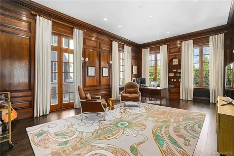 99 Mamaroneck Road Scarsdale NY 10583
