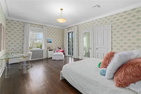 99 Mamaroneck Road Scarsdale NY 10583