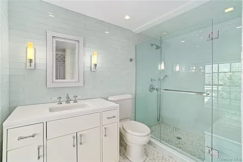 99 Mamaroneck Road Scarsdale NY 10583
