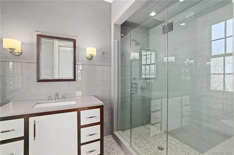 99 Mamaroneck Road Scarsdale NY 10583