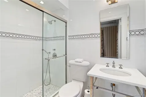 99 Mamaroneck Road Scarsdale NY 10583
