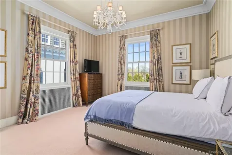 99 Mamaroneck Road Scarsdale NY 10583