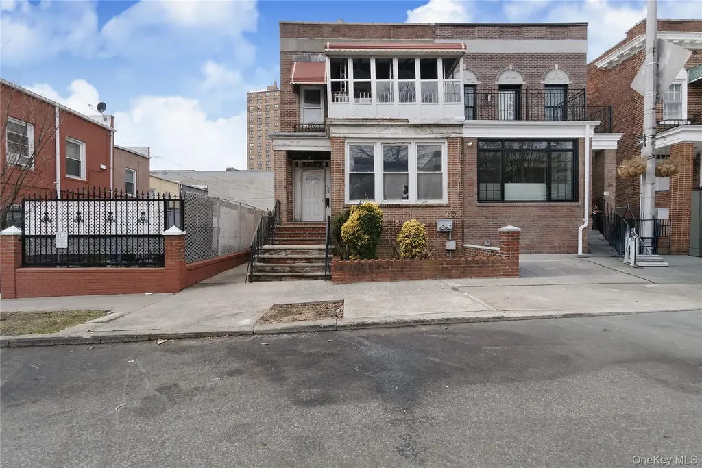 38 Stoddard Place Brooklyn NY 11225