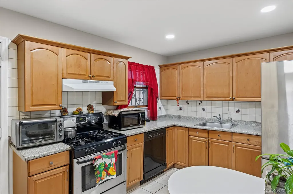 79 Union Place Hempstead NY 11550