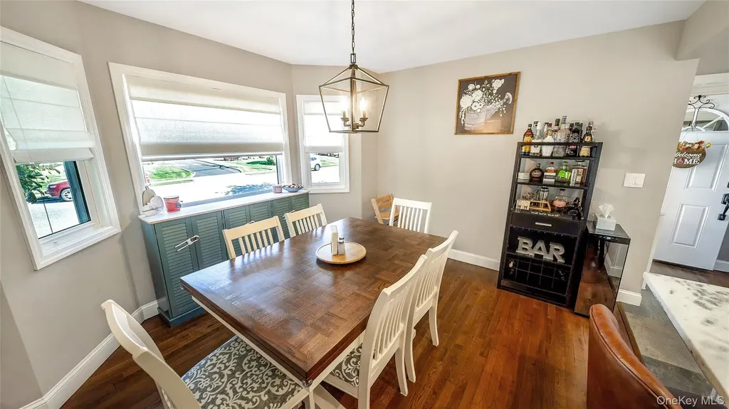 10 Ponder Lane Deer Park NY 11729