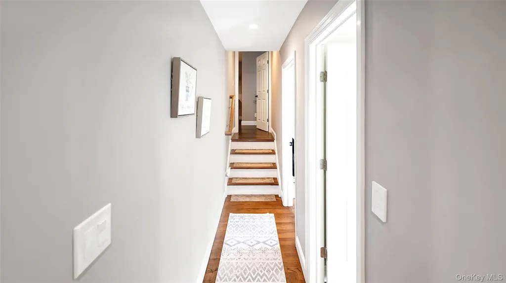 10 Ponder Lane Deer Park NY 11729
