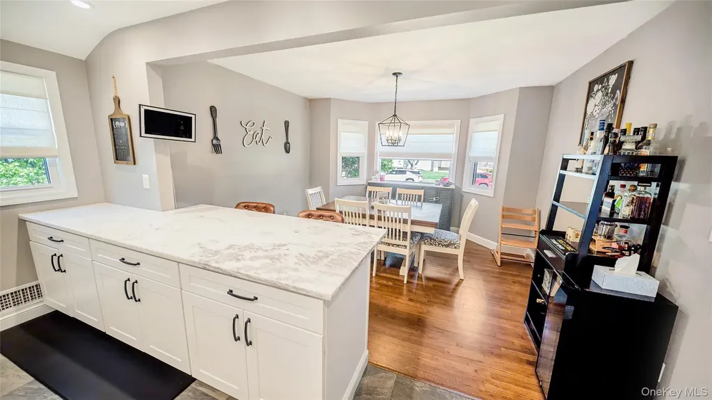 10 Ponder Lane Deer Park NY 11729