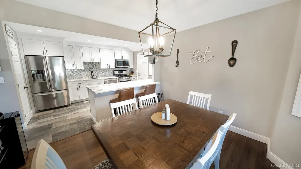 10 Ponder Lane Deer Park NY 11729