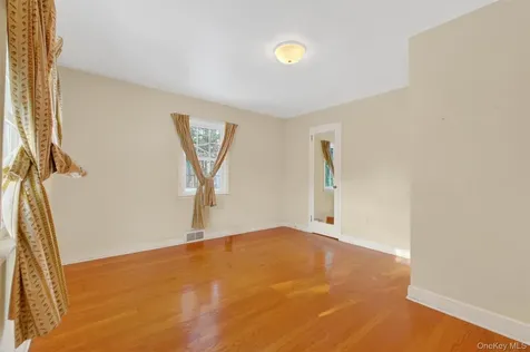 15 Valley View Road Hyde Park NY 12538