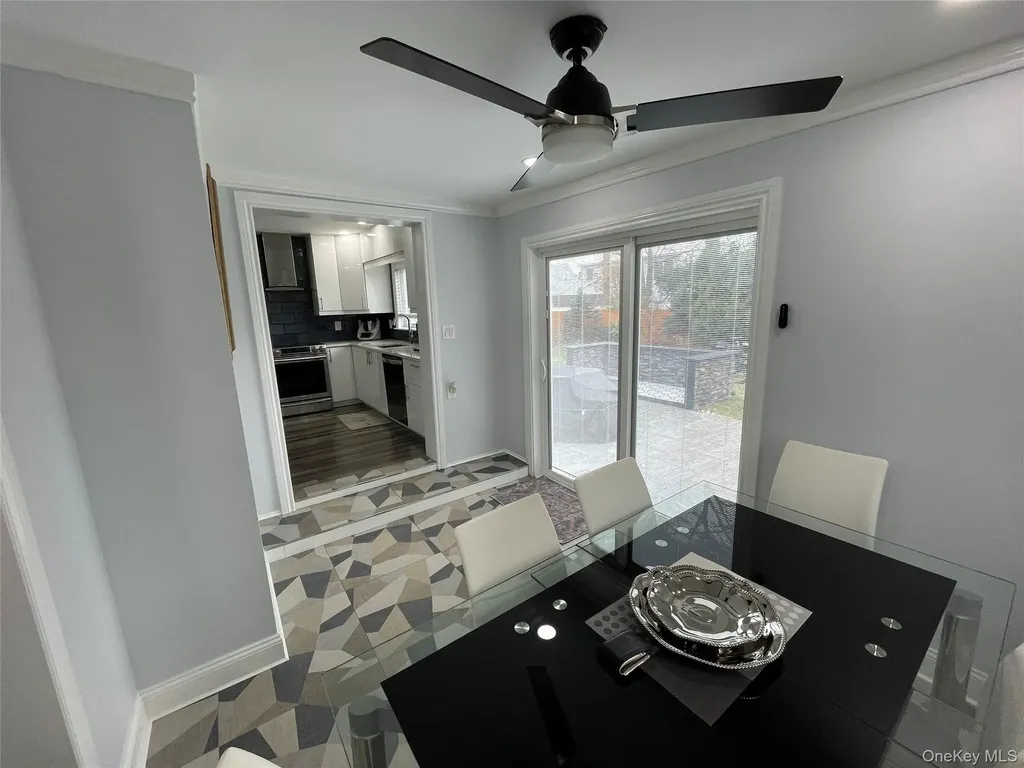 310 Brookside Court Copiague NY 11726