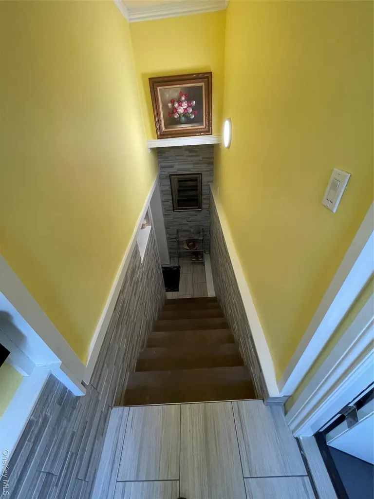 310 Brookside Court Copiague NY 11726