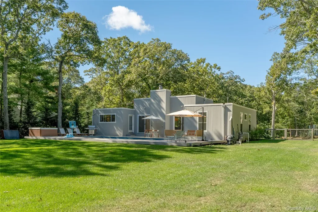 26 Wintergreen Way Quogue NY 11959