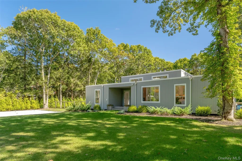 26 Wintergreen Way Quogue NY 11959