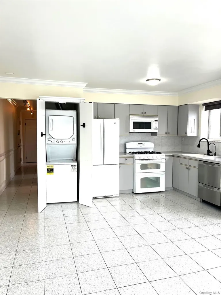 520 Ellsworth Avenue Bronx NY 10465