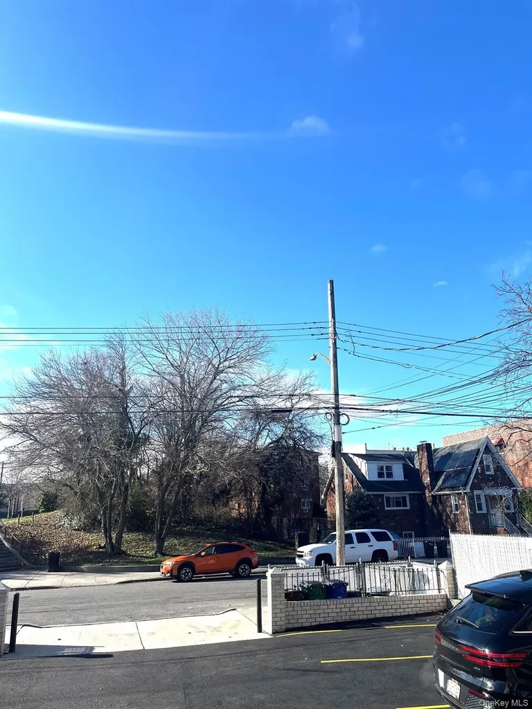 520 Ellsworth Avenue Bronx NY 10465