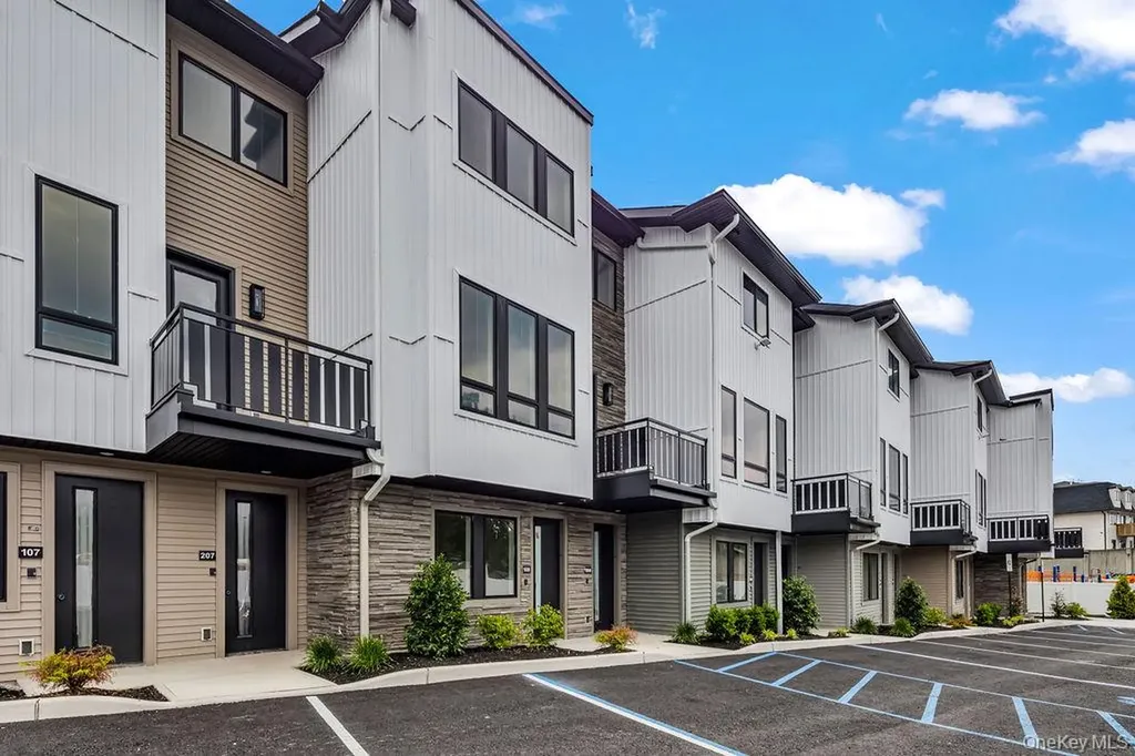 17 Union Road Spring Valley NY 10977