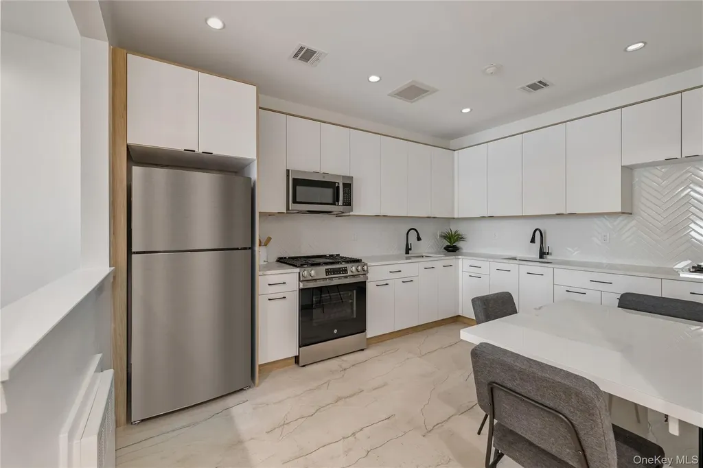 17 Union Road Spring Valley NY 10977