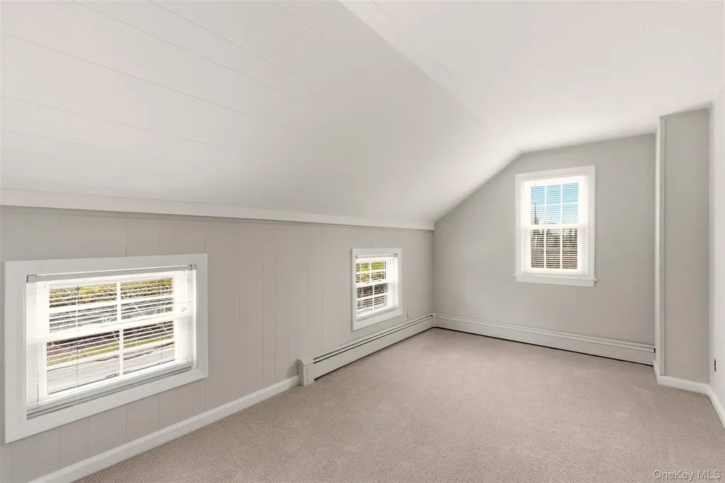 327 W Neck Road Lloyd Harbor NY 11743