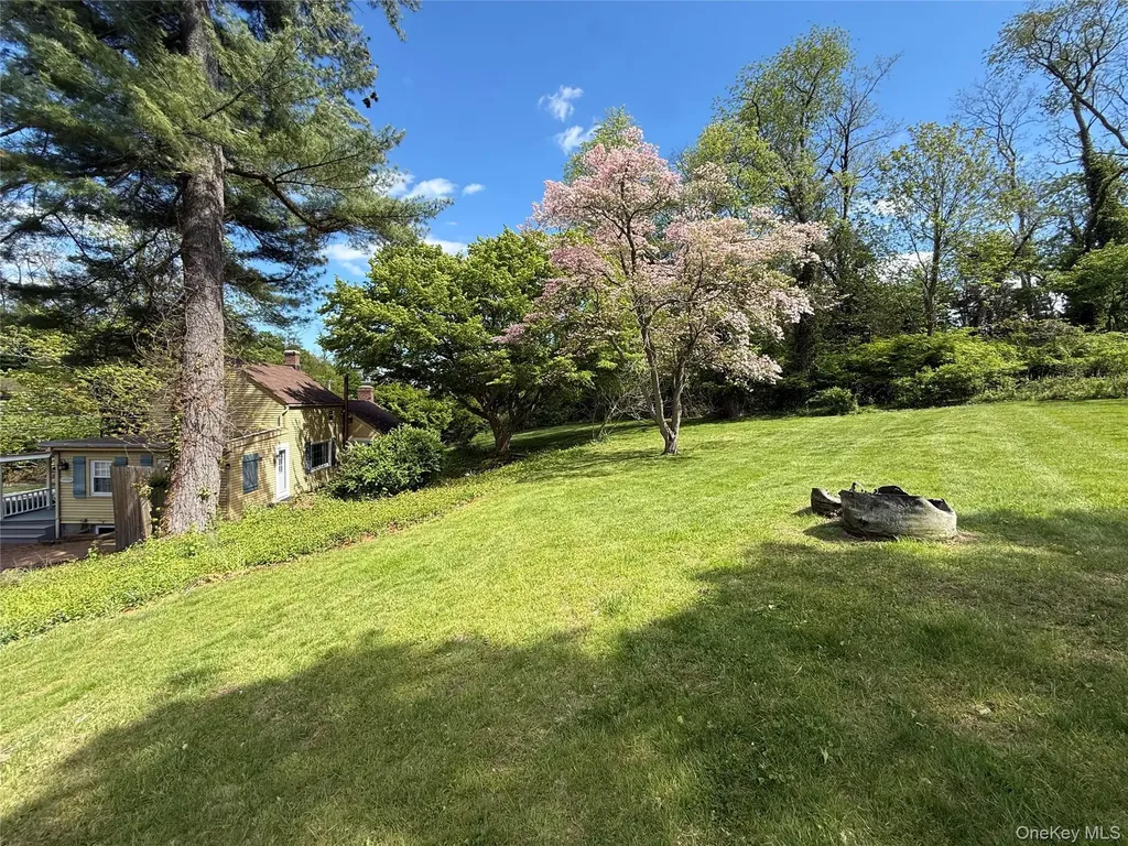327 W Neck Road Lloyd Harbor NY 11743