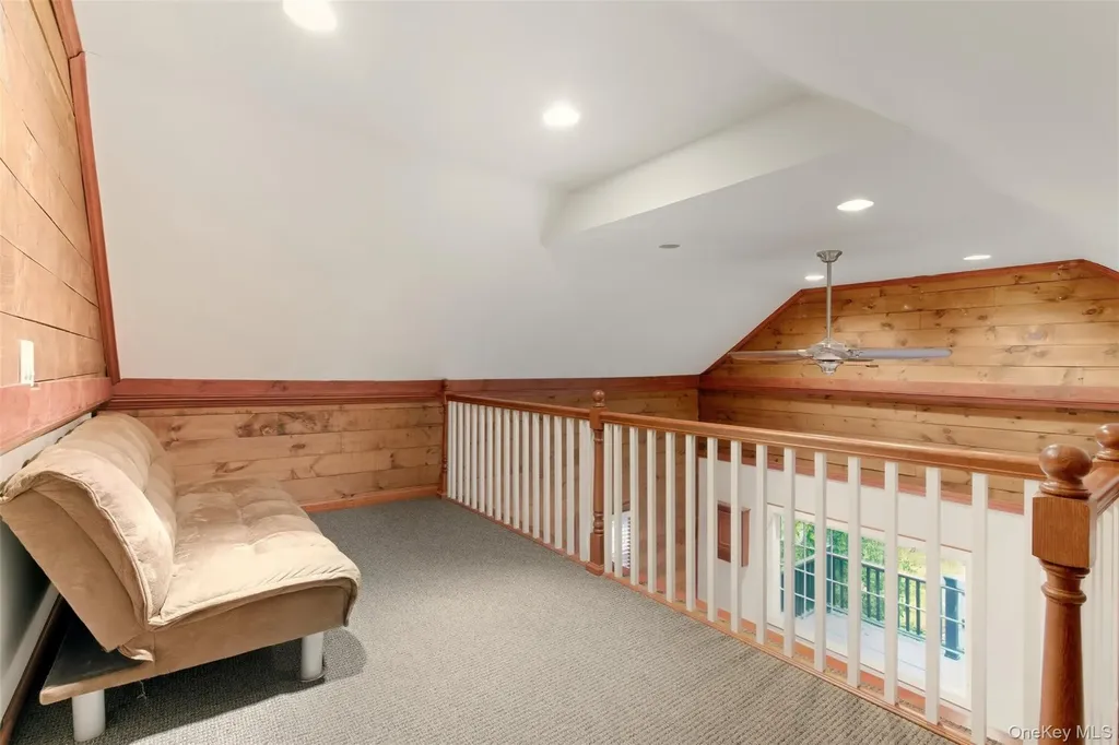 327 W Neck Road Lloyd Harbor NY 11743