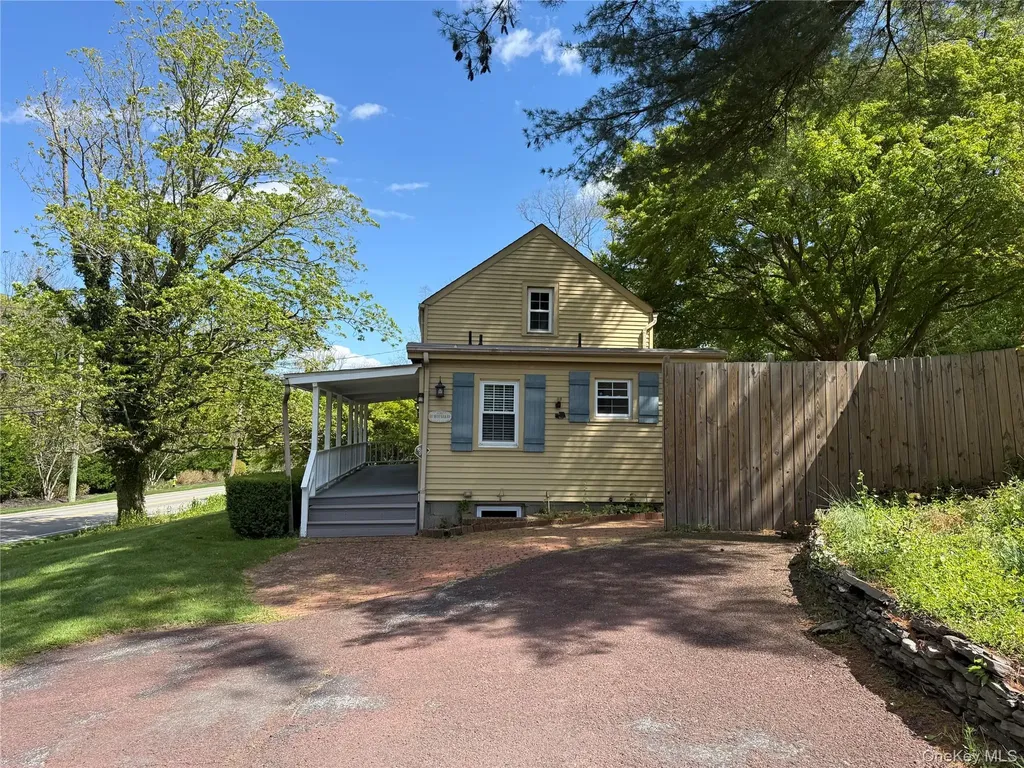 327 W Neck Road Lloyd Harbor NY 11743