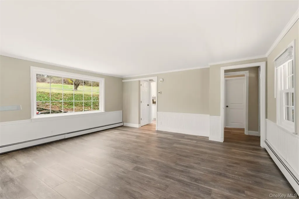 327 W Neck Road Lloyd Harbor NY 11743