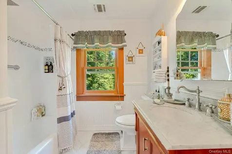 1025 9th Street Greenport NY 11944