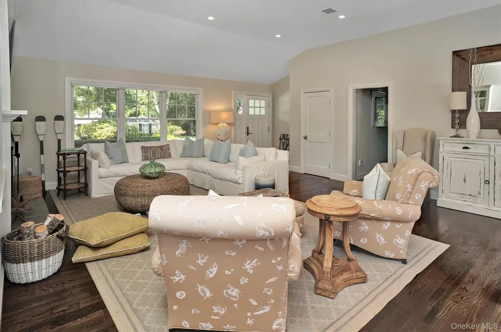 32 White Oak Lane Westhampton Beach NY 11978