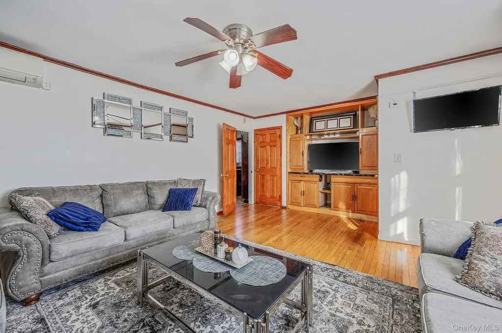 15007 85th Drive Briarwood NY 11432
